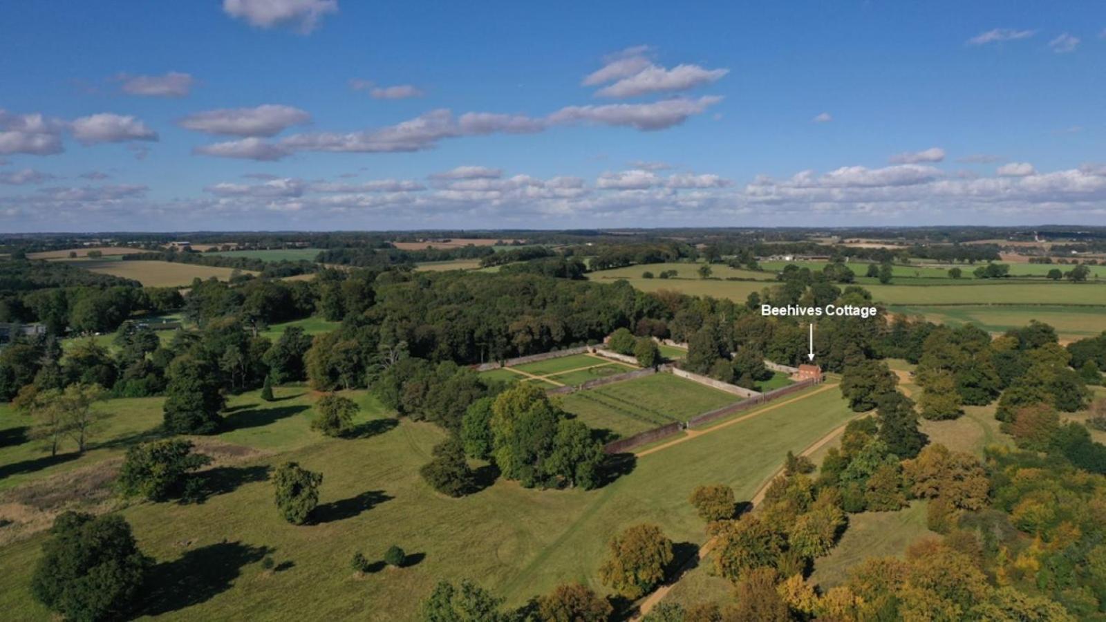 The Walled Garden At Woodhall Estate Hertford Bagian luar foto